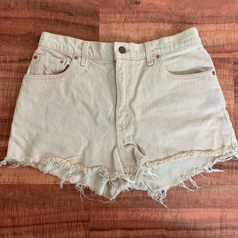 High waisted Levi’s cutoff shorts